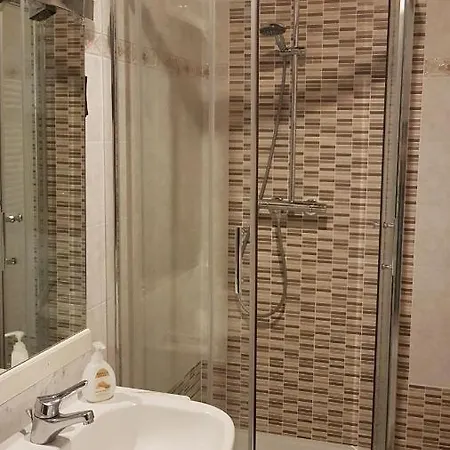 卡萨玉立公寓 *